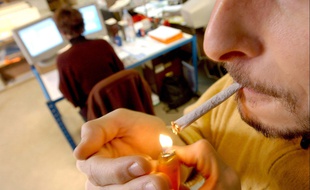 Chaque fumeur peut trouver l’application qui lui convient le mieux pour écraser sa dernière cigarette.